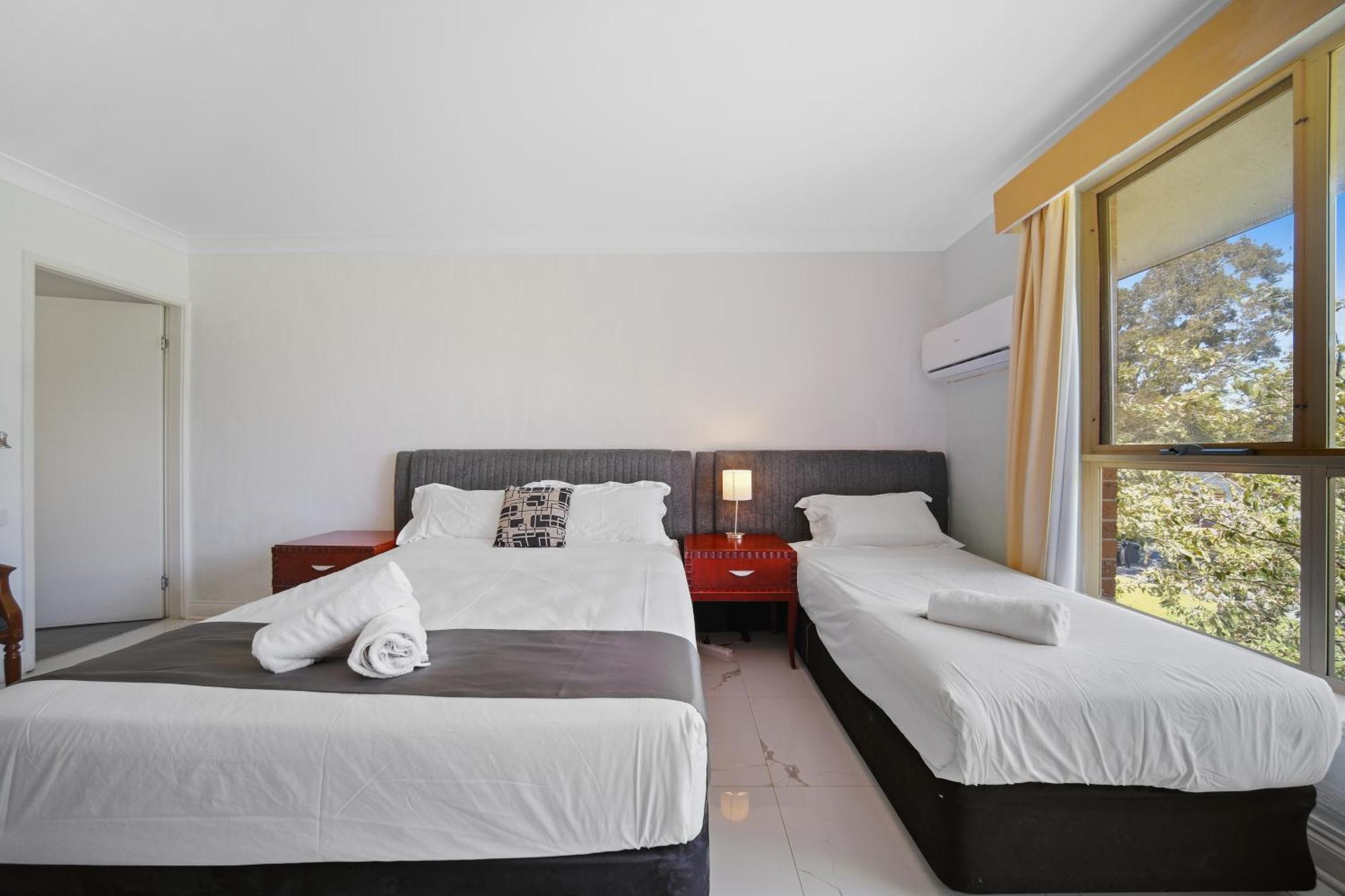 Golf Place Inn Wollongong Primbee Exterior photo