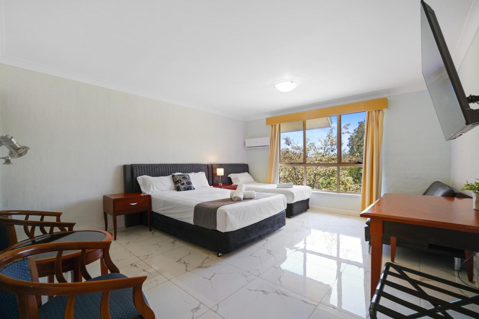Golf Place Inn Wollongong Primbee Exterior photo