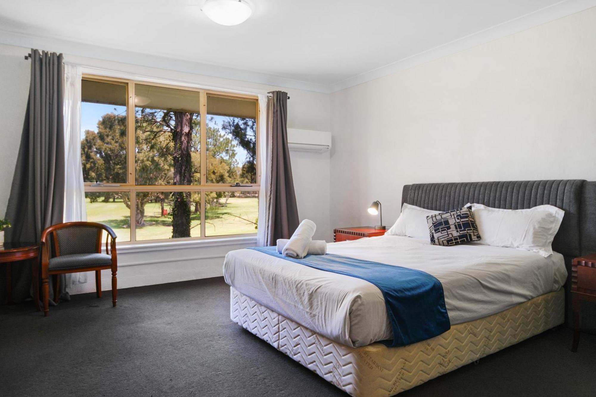 Golf Place Inn Wollongong Primbee Exterior photo