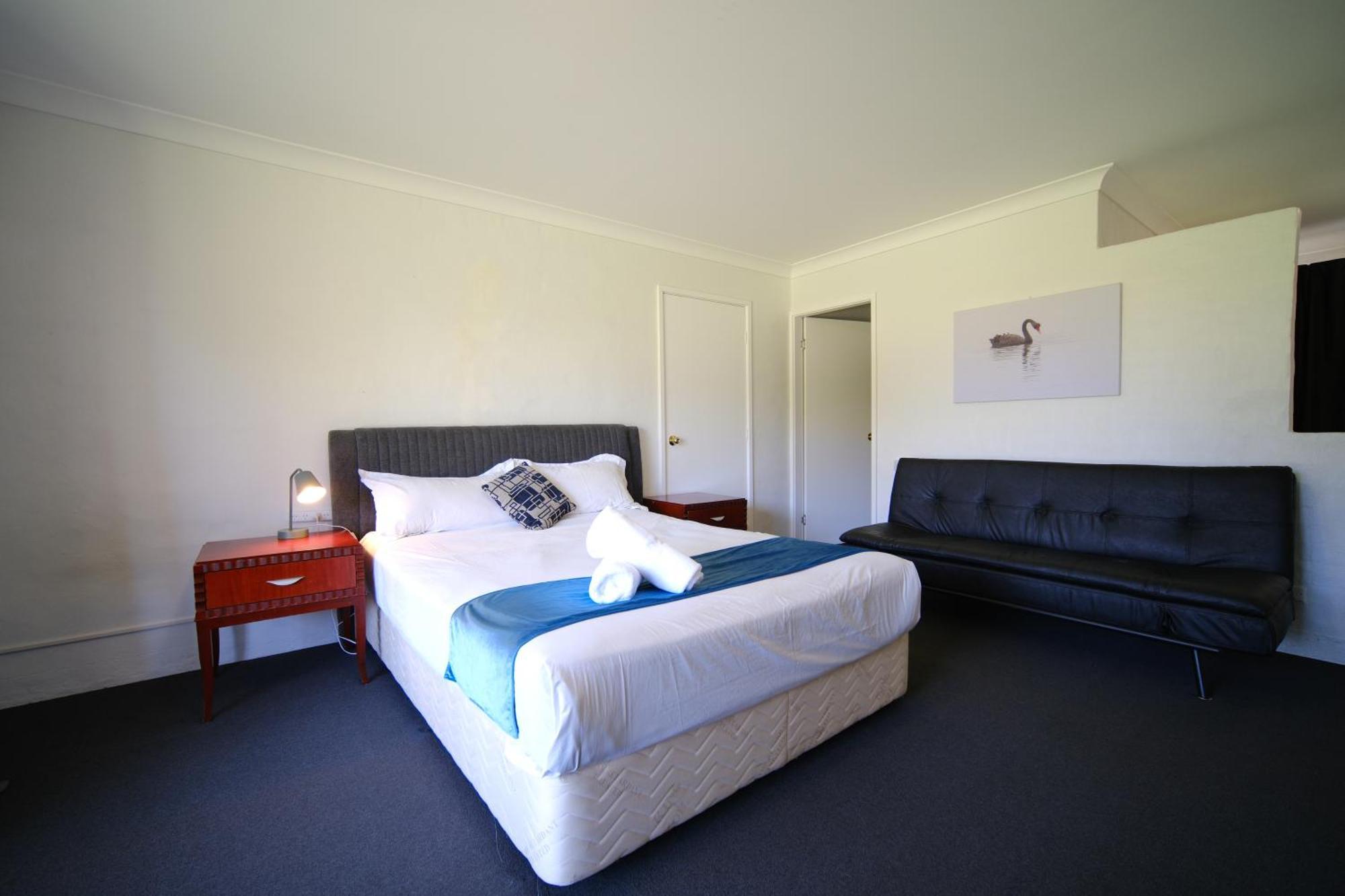 Golf Place Inn Wollongong Primbee Exterior photo
