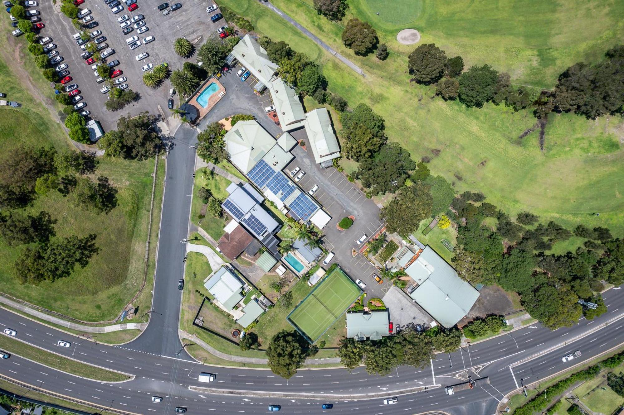Golf Place Inn Wollongong Primbee Exterior photo