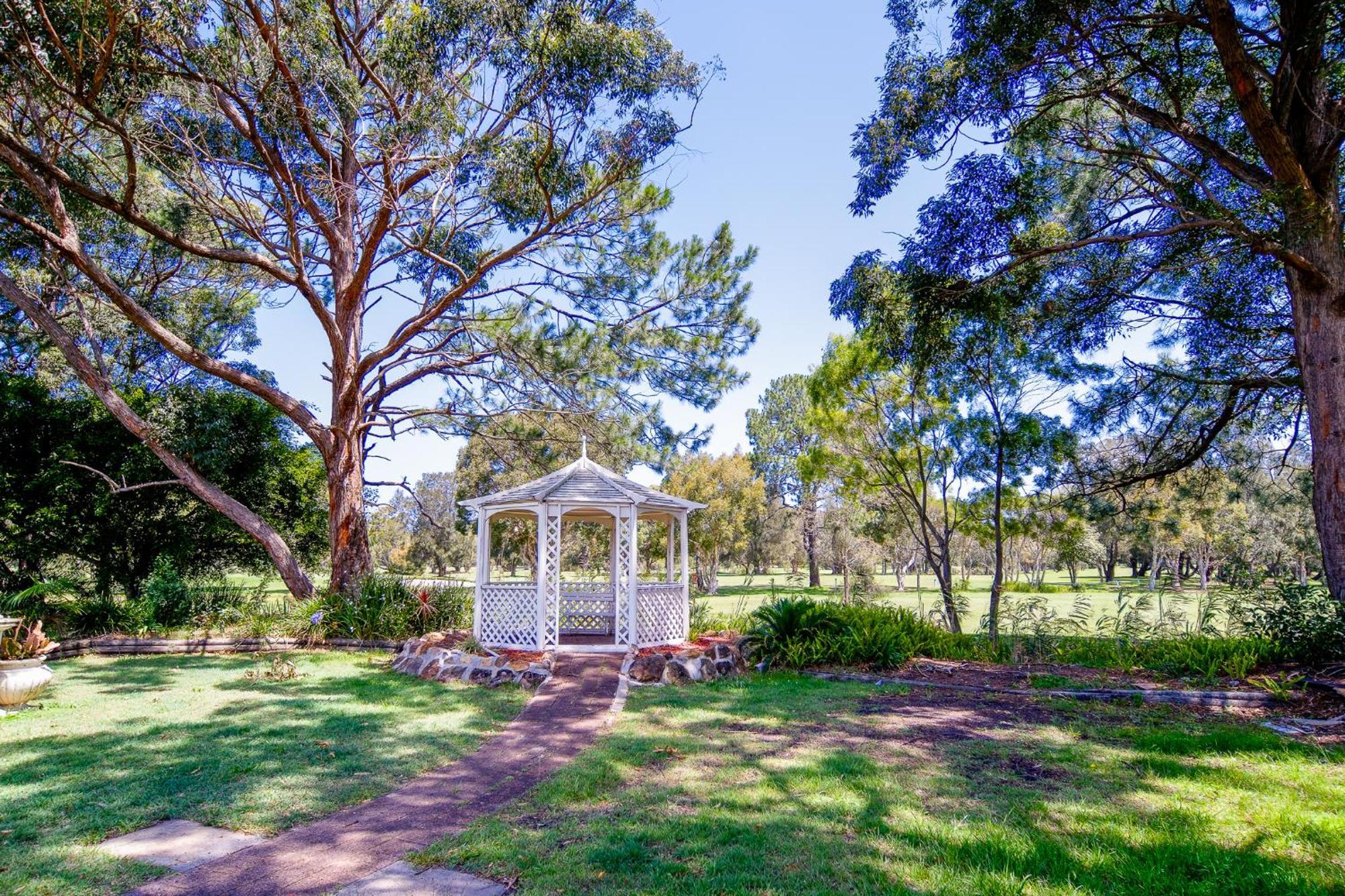 Golf Place Inn Wollongong Primbee Exterior photo