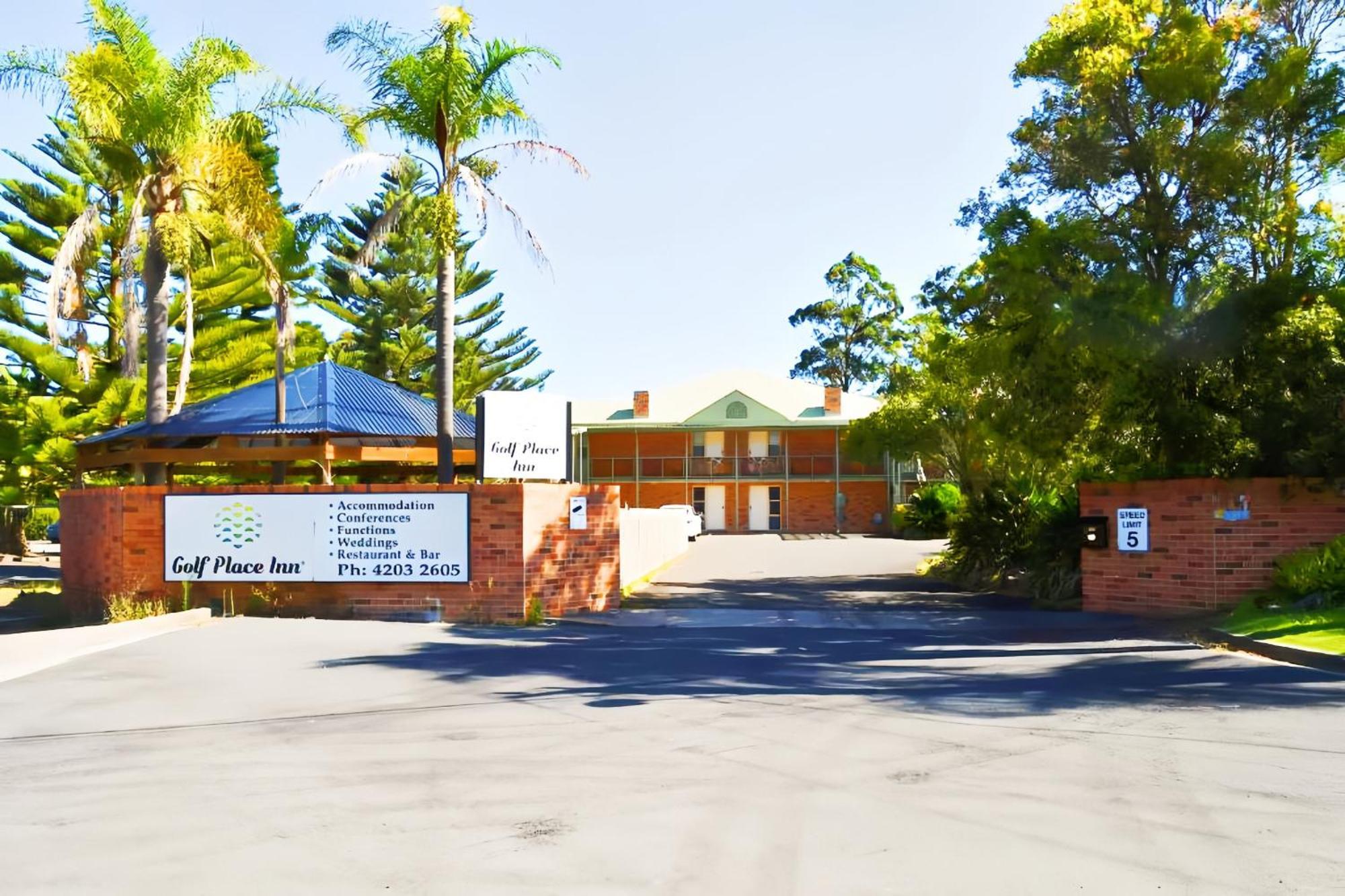 Golf Place Inn Wollongong Primbee Exterior photo